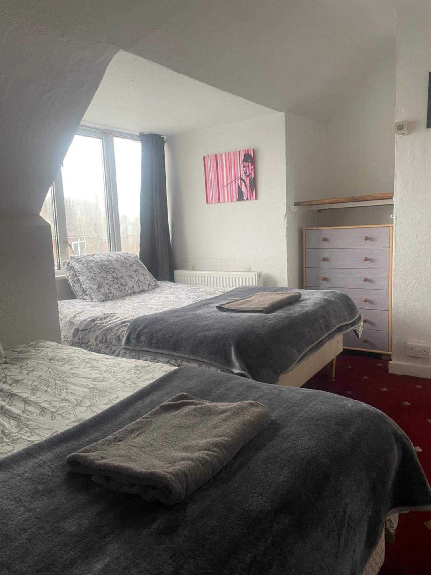 Amitie Guest House Борнмут Экстерьер фото