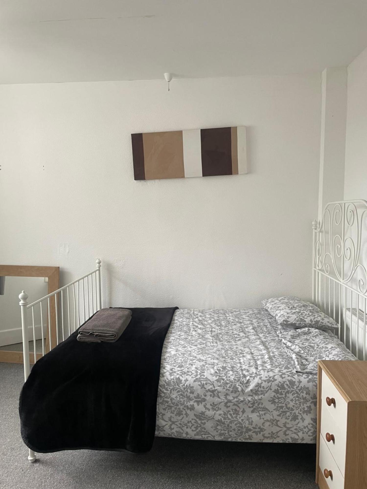 Amitie Guest House Борнмут Экстерьер фото